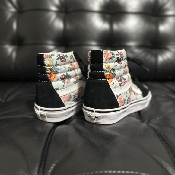 Vans Black and Floral Sk8-Hi Tapered Shoe - Picture 14 of 15